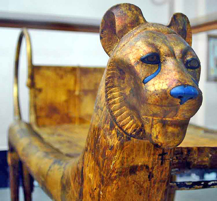 Голова льва. Погребальное ложе. Гробница Тутанхамона.