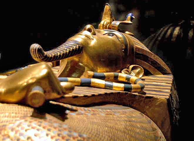 Второй антропоидный саркофаг фараона Тутанхамона.
