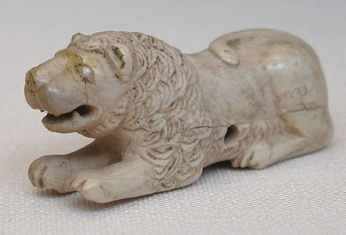 Игрушка из кости в форме льва. Британский музей