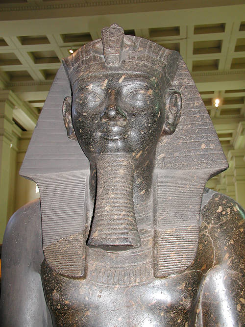 Статуя фараона Аменхотепа II. Британский музей