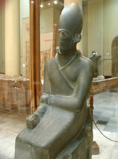 Статуя фараона Хасехема