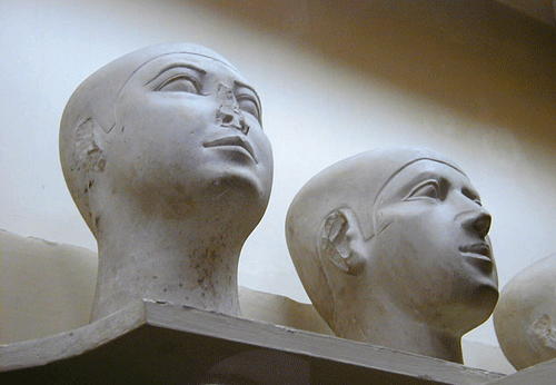 Скульптурные изображения усопших. Каирский музей.