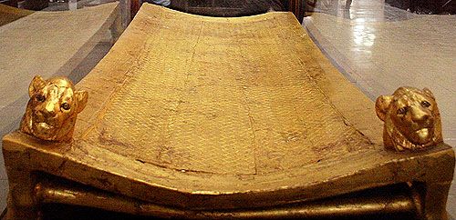 Погребальное ложе. Гробница Тутанхамона. Каирский музей .