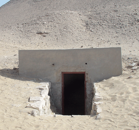 Вход в пирамиду Сесостриса III