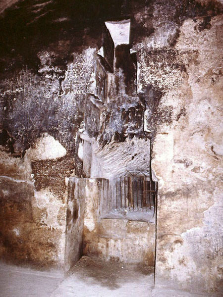 Ниша в стене Камеры Царицы. Пирамида Хуфу (Хеопса).
