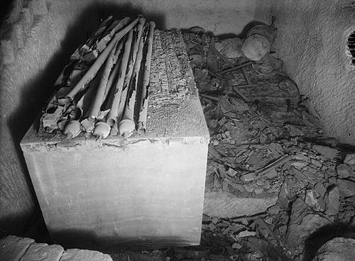 Шахтная гробница Хетеферес G 7000X. Фото 1926 года.
