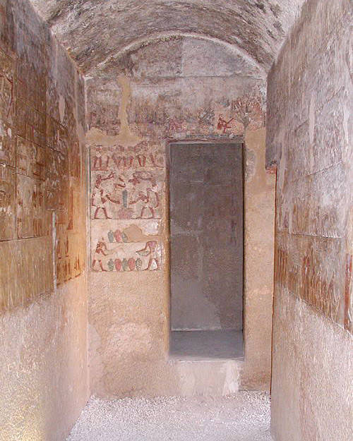 Сводчатый потолок в помещении гробницы Имери.