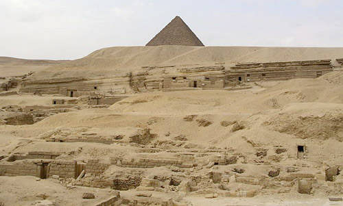 Карьер, где добывали блоки для строительства пирамиды Хуфу.