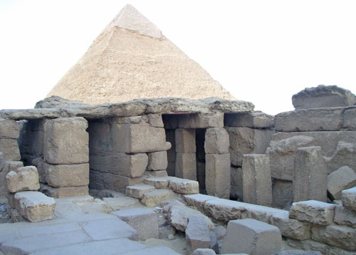 Колонны и коридоры заупокойного храма. Пирамида Микерина (Менкаура).