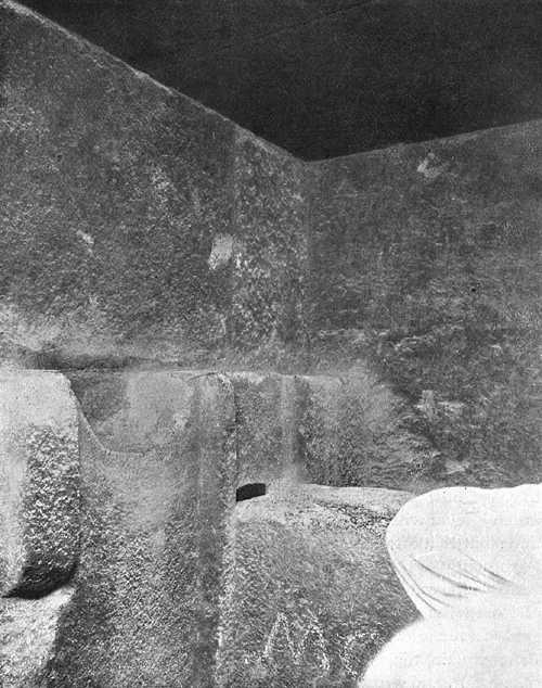 Внутри Антикамеры царя. Пирамида Хеопса в 1909 году.