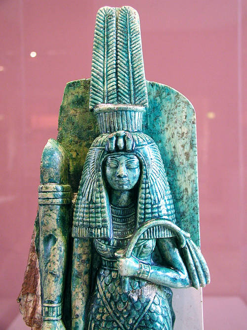 Царица Тия - жена фараона Аменхотепа III. Музей в Лувре.