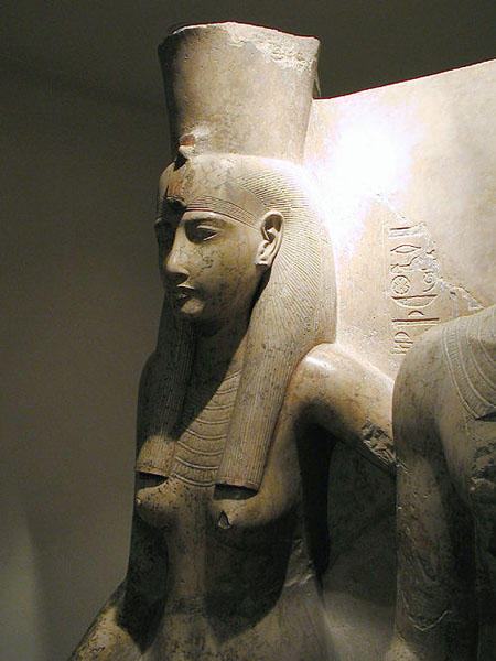 Статуя богини Мут. Музей в Луксоре