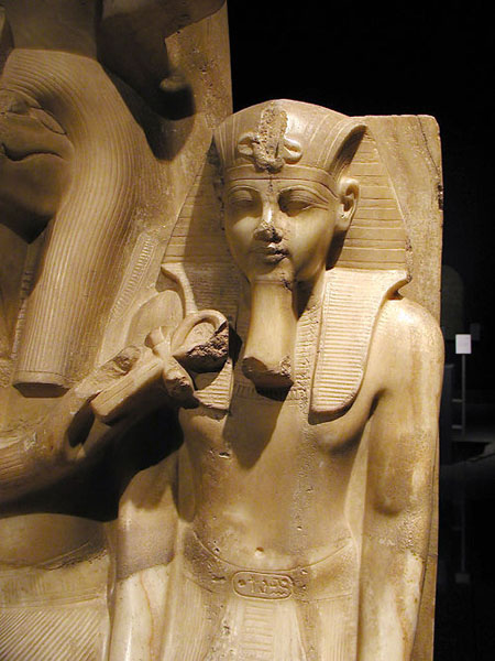 Бог Себек и Аменхотеп III. Музей в Луксоре
