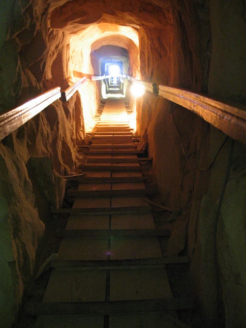 Понижающийся коридор. Пирамида Хуни в Мейдуме.