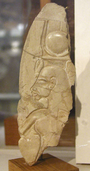 Изображение Нефертити - жены Эхнатона. Музей египетской археологии Петри.