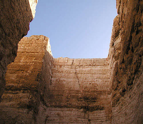 Стены погребальной камеры пирамиды Реджедефа