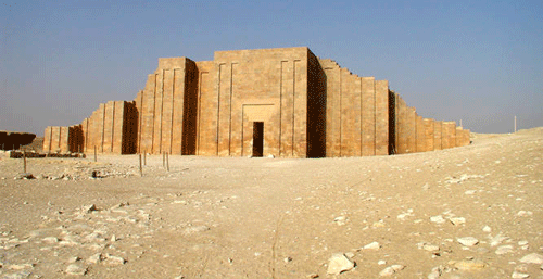 Вход в комплекс пирамиды Джосера