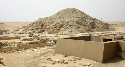 Пирамида фараона Униса. Вид со стороны пирамиды Джосера.