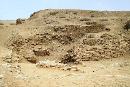 Внешний вид пирамиды Сехемхета. Саккара.
