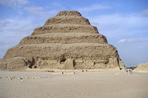 Южная сторона пирамиды Джосера.