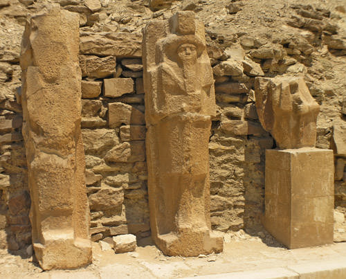 Незавершенные статуи фараона Джосера.