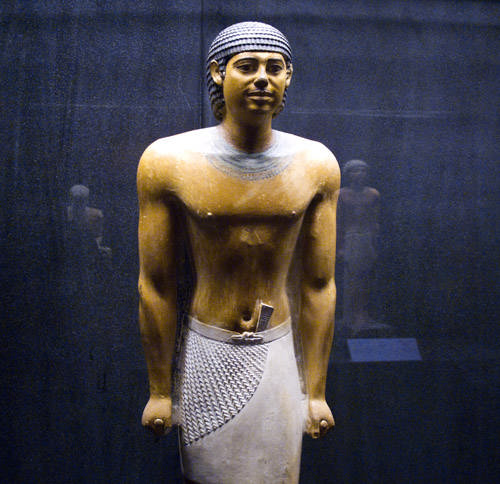 Статуя Птах-Хотепа. Пятая династия. Музей Имхотепа.