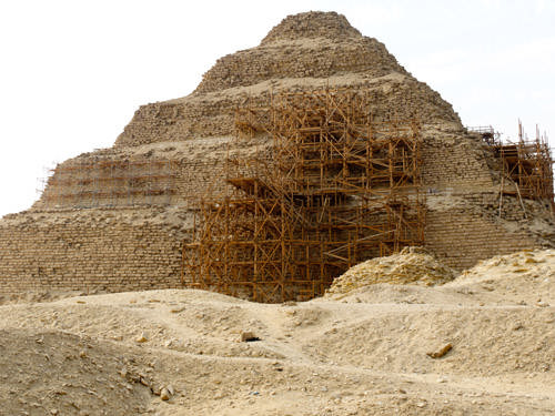 Восточная сторона. Пирамида Джосера.