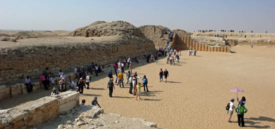Южная сторона погребального комплекса фараона Джосера.