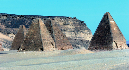 Южное поле пирамид в Гебель - Баркал. Судан.