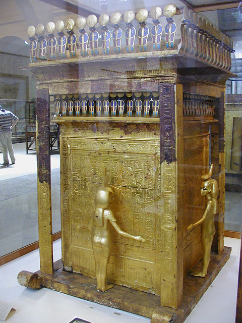 Молельня для хранения каноп Тутанхамона. Вид на западную и южную стороны.