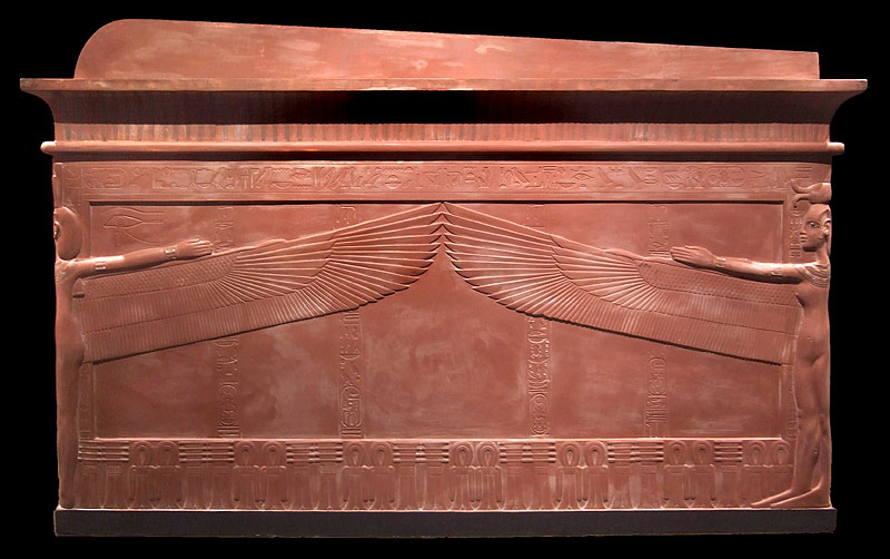 Кварцитовый саркофаг фараона Тутанхамона.